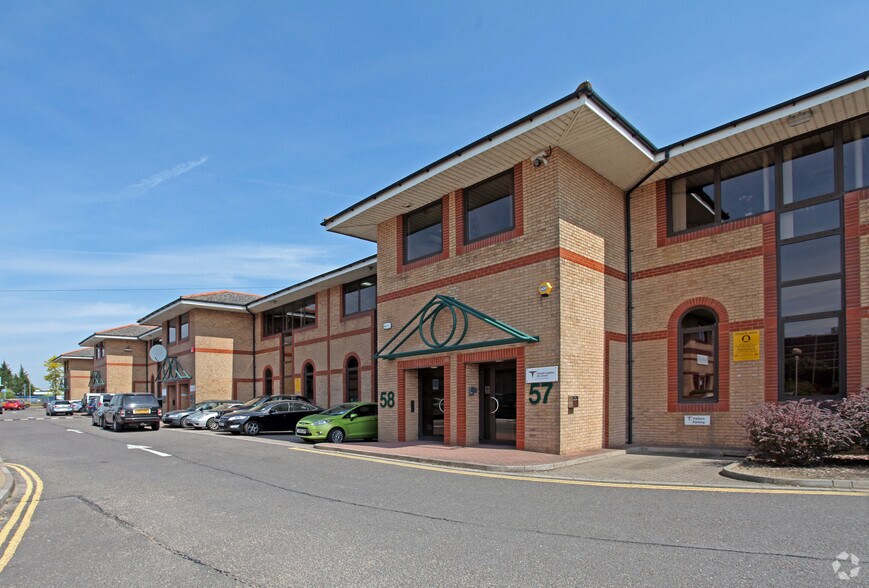 Kingsclere Rd, Basingstoke for sale - Primary Photo - Image 1 of 1