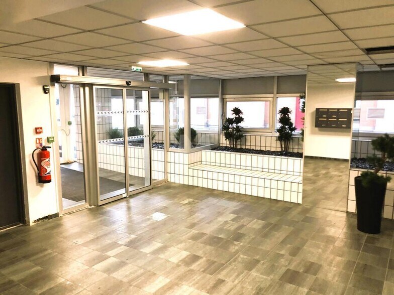 Office in Évry-Courcouronnes for sale - Interior Photo - Image 2 of 11