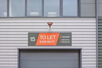 College Rd, Aylesbury to rent Building Photo- Image 2 of 16