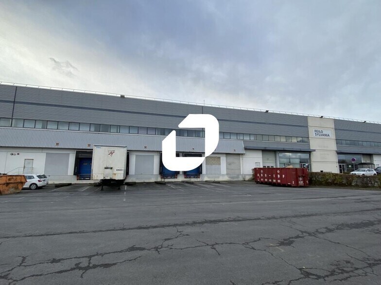 Industrial in Le Plessis-Belleville to rent - Building Photo - Image 2 of 15
