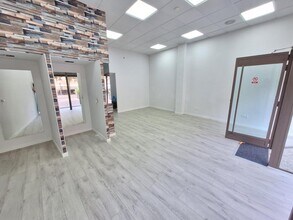Retail in Santa Margarida de Montbui, Barcelona to rent Interior Photo- Image 2 of 8
