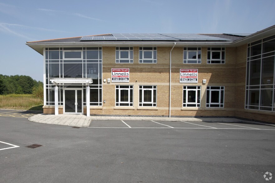 Lakeside Ct, Cwmbran for sale - Primary Photo - Image 1 of 1