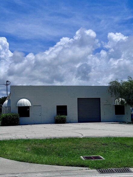 6000 Taylor Rd, Naples, FL for rent - Building Photo - Image 2 of 5