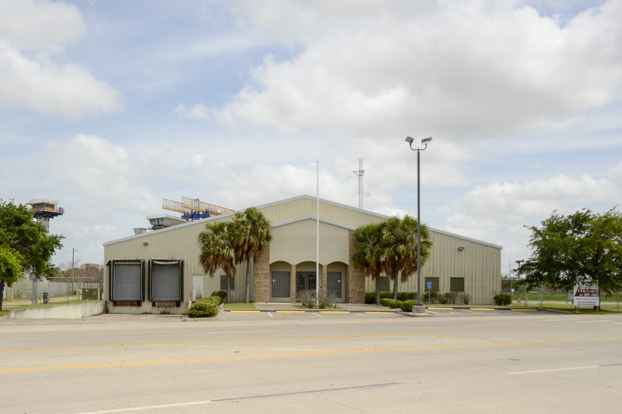 2506 N Port Ave, Corpus Christi, TX for rent - Building Photo - Image 1 of 6