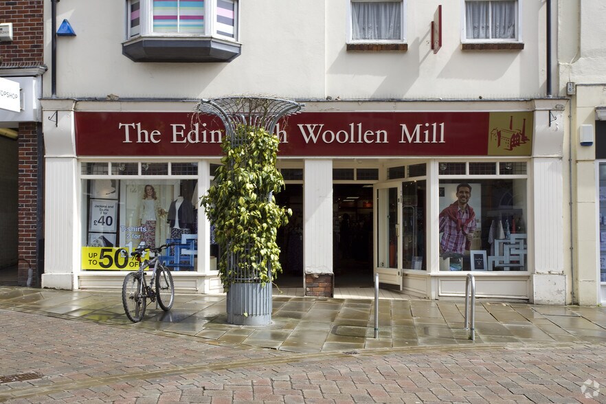 38-40 High St, Andover to rent - Building Photo - Image 2 of 3