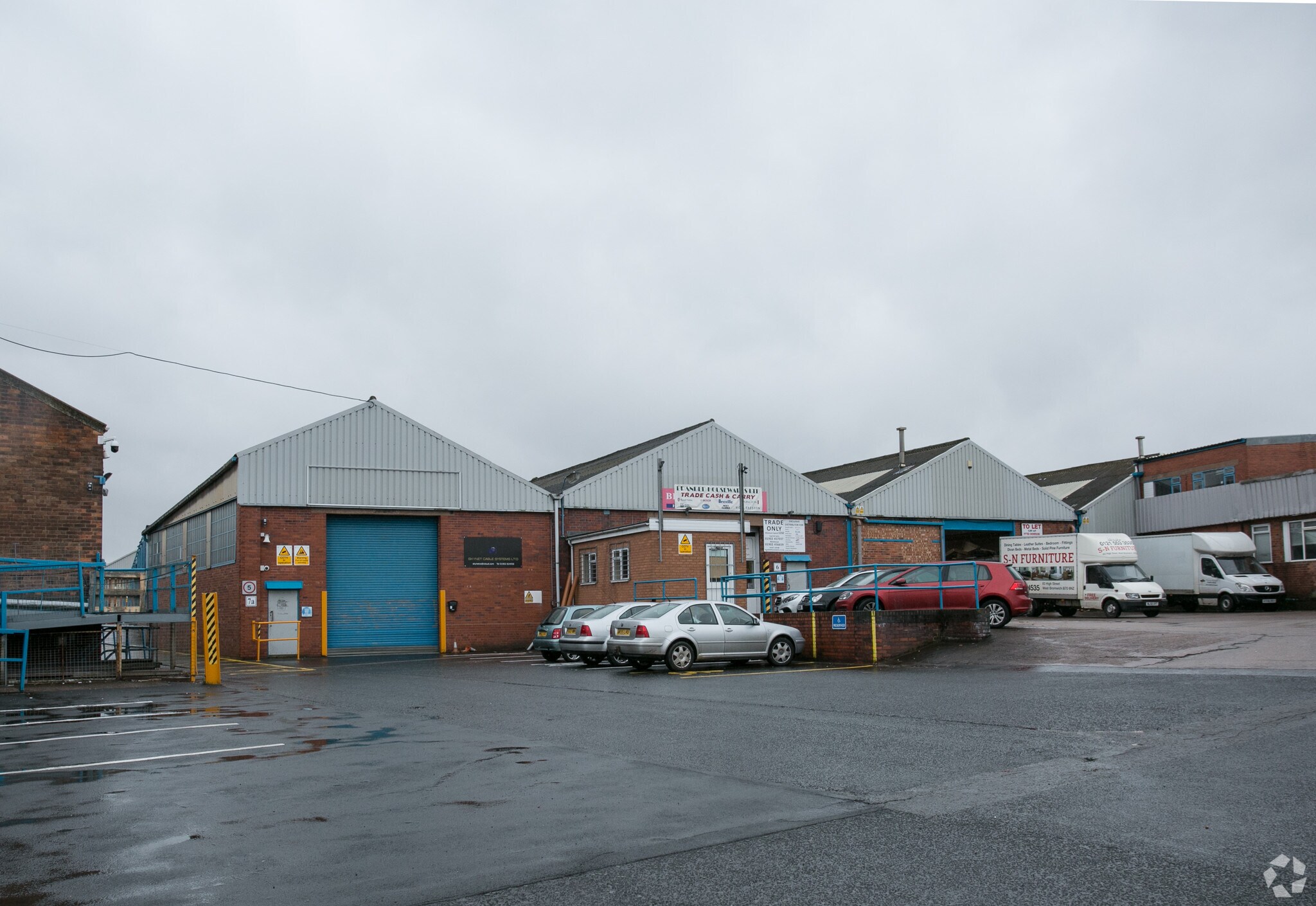 Units 4-7 Delta Trading Est, Bilston Rd, Wolverhampton to rent Building Photo- Image 1 of 5