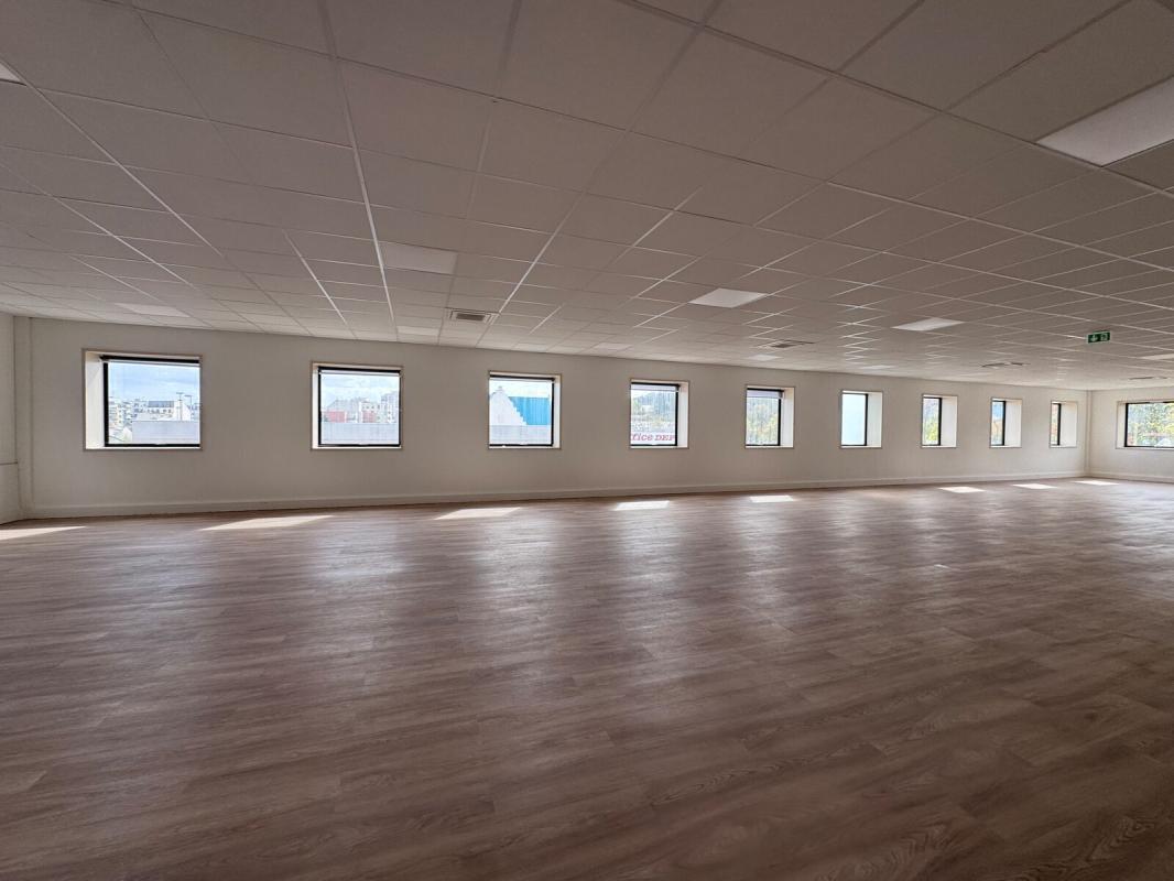 Office in Rosny-sous-Bois for sale Interior Photo- Image 1 of 10