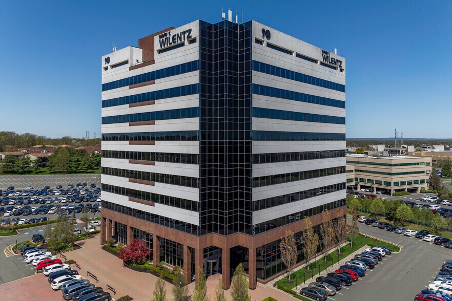 90 Woodbridge Center Dr, Woodbridge, NJ to rent - Building Photo - Image 1 of 13