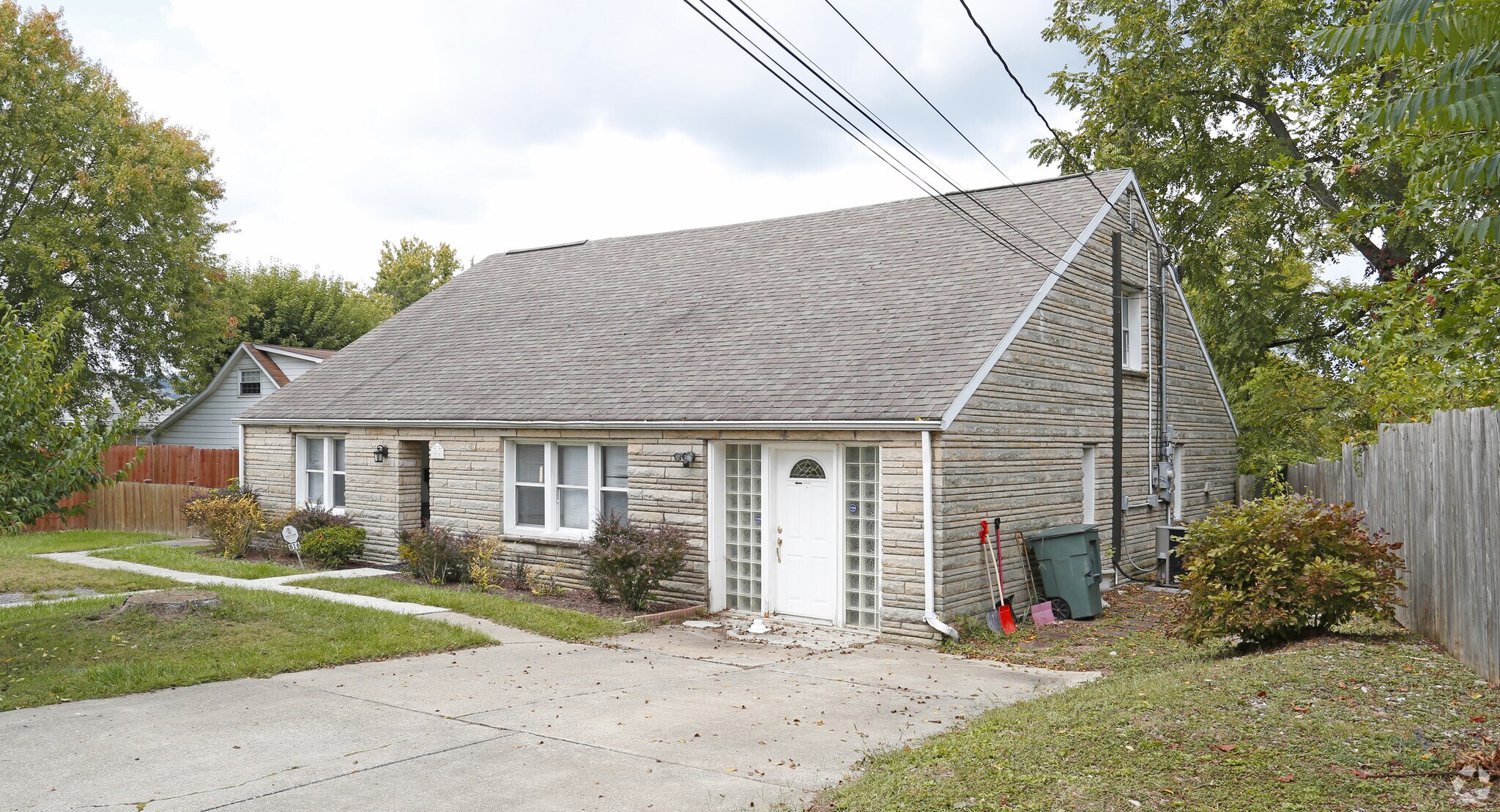 816 Somerset St, Morgantown, WV for sale Primary Photo- Image 1 of 1