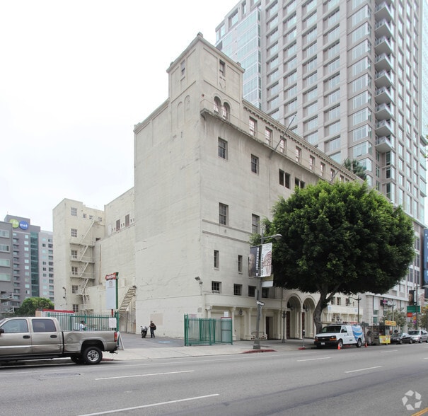 940 S Figueroa St, Los Angeles, CA for rent - Building Photo - Image 2 of 4