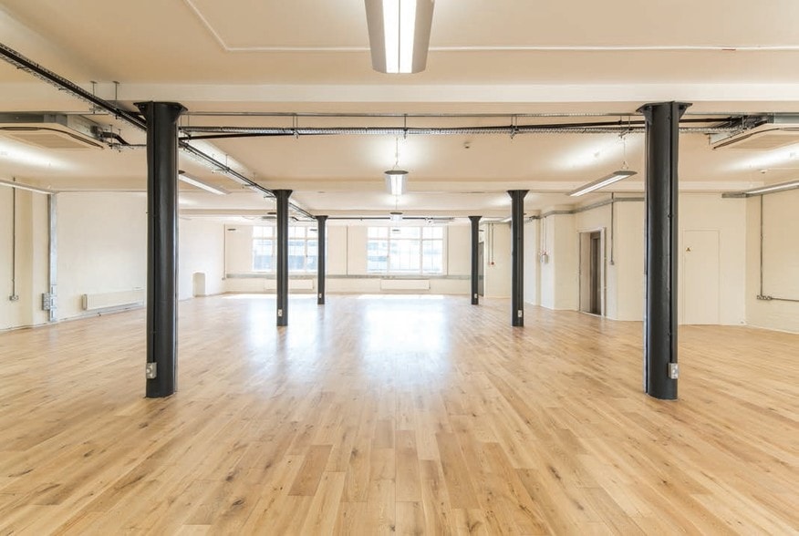 9 Holyrood St, London to rent - Interior Photo - Image 3 of 11