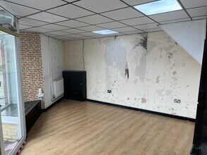 306 Southcoates Ln, Hull to rent Interior Photo- Image 2 of 2