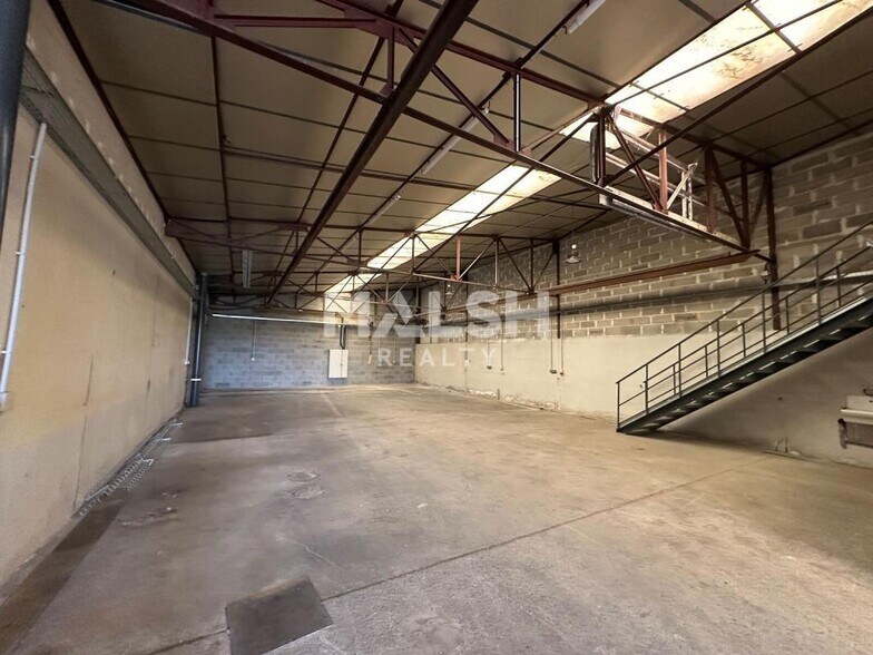Light Industrial in Beauvallon to rent - Interior Photo - Image 3 of 6