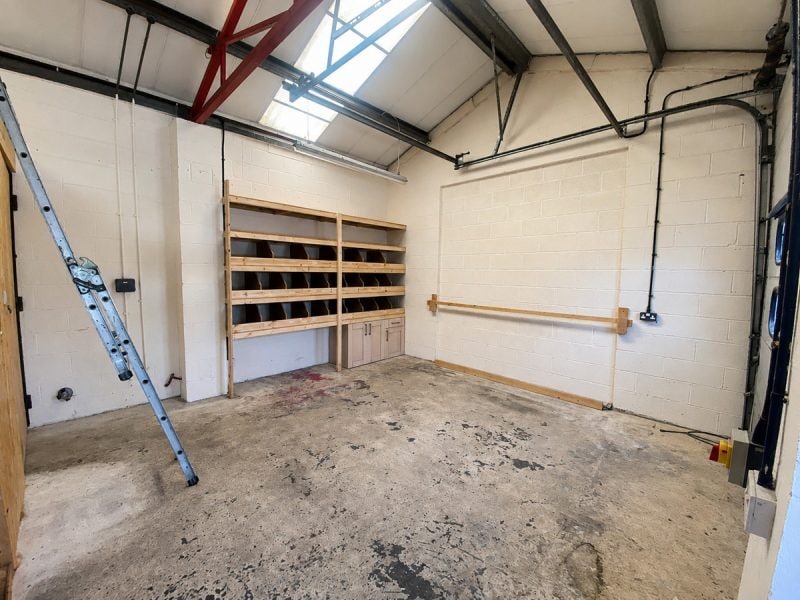 Brunt Acres Rd, Hawes to rent Interior Photo- Image 1 of 3