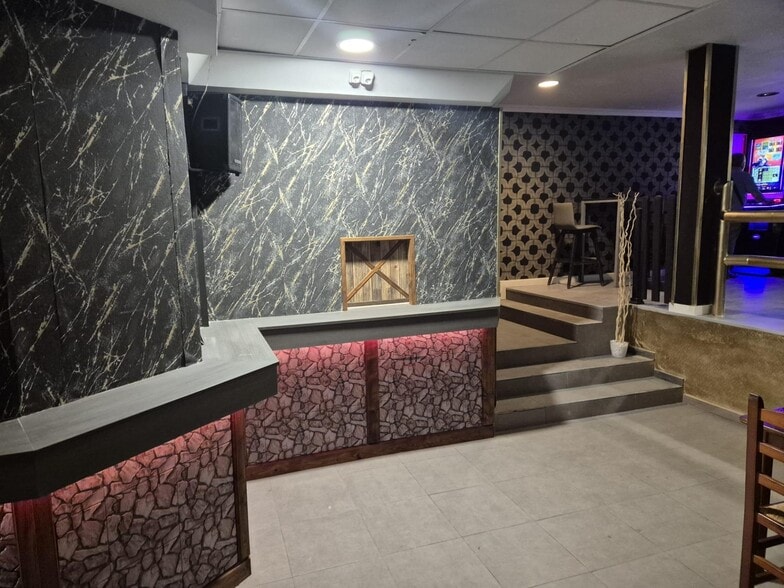 Retail in Santa Pola to rent - Building Photo - Image 3 of 9