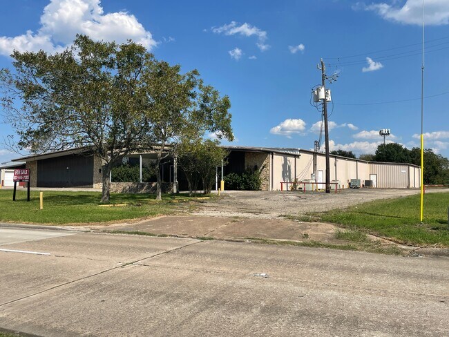 More details for 3609 Preston Ave, Pasadena, TX - Light Industrial to Rent