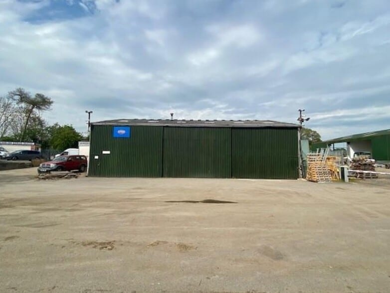 5C Bath Rd, Newbury to rent - Building Photo - Image 2 of 4