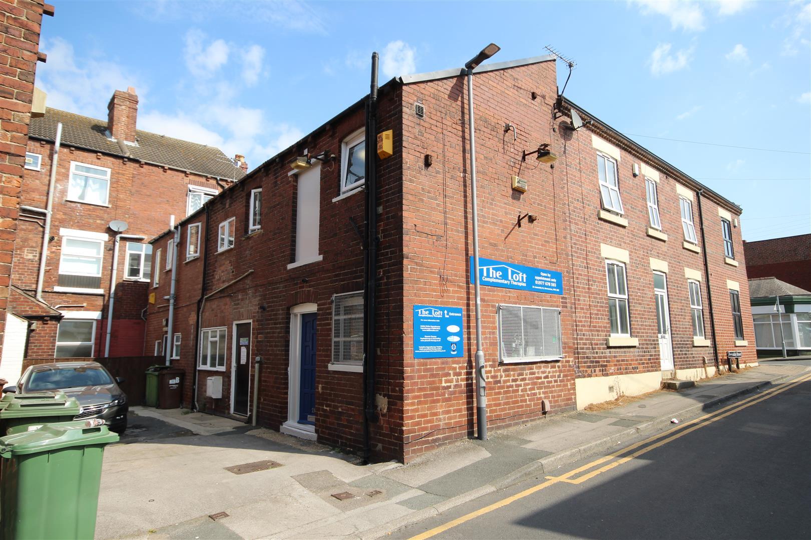 2 Assembly St, Normanton to rent Building Photo- Image 1 of 5
