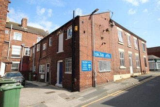 2 Assembly St, Normanton to rent Building Photo- Image 1 of 5