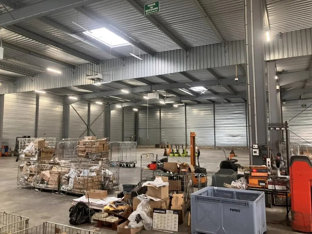 Location Local d'activités 3 205 m² - Photo 1