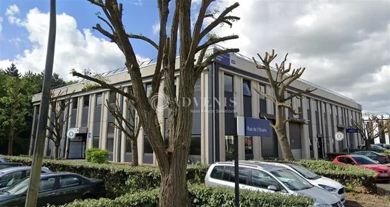 Office in Lisses to rent Building Photo- Image 1 of 4