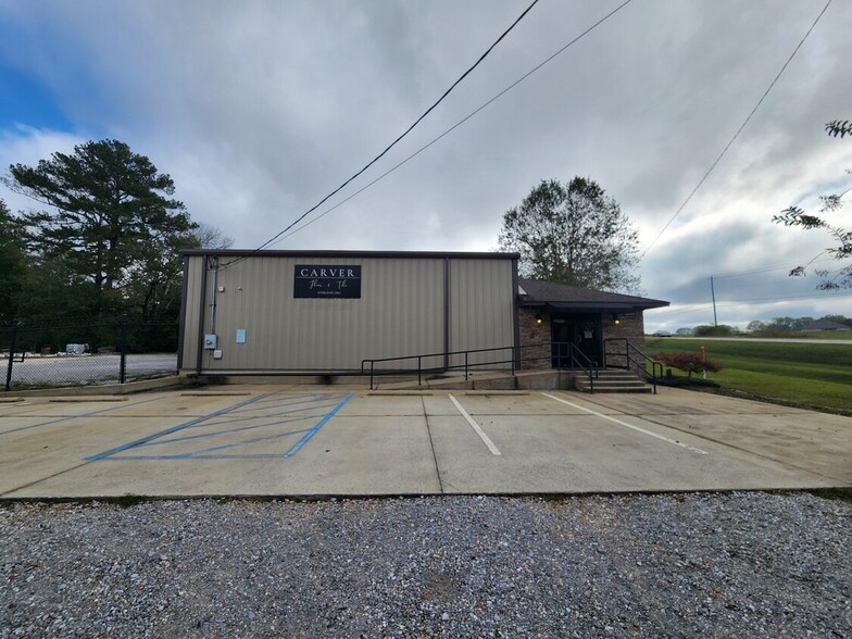 5220 University Blvd E, Tuscaloosa, AL for rent - Primary Photo - Image 1 of 21