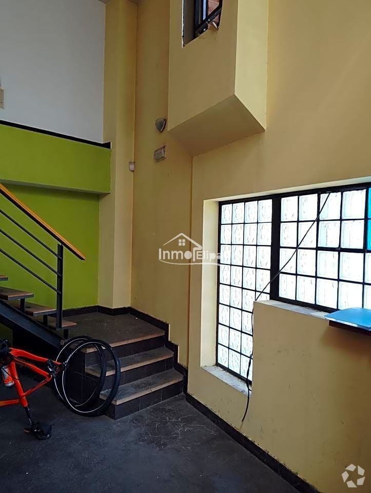 Retail in Madrid, Madrid to rent Interior Photo- Image 1 of 11