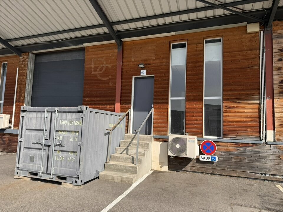 Light Industrial in Saint-Priest for sale Building Photo- Image 1 of 12