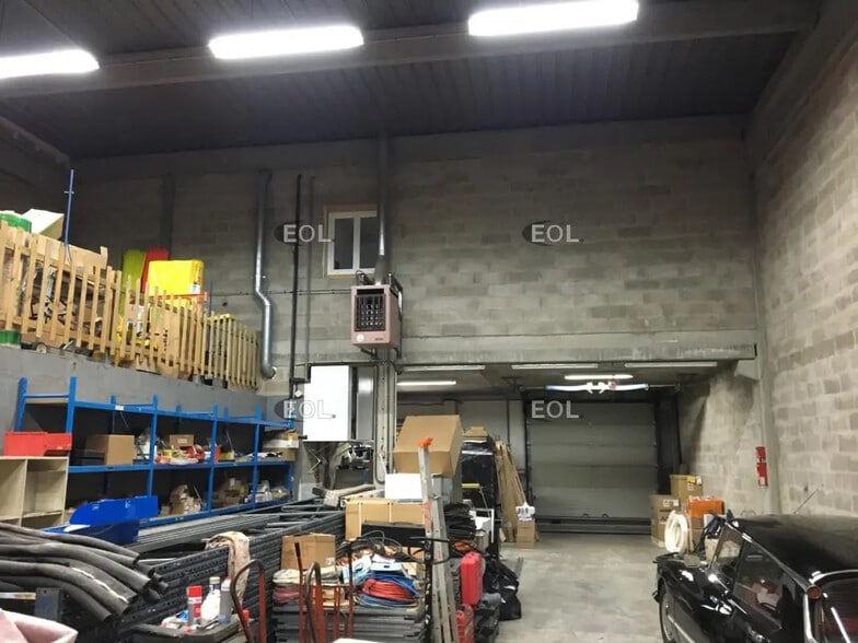 Light Industrial in Lisses to rent - Interior Photo - Image 2 of 8
