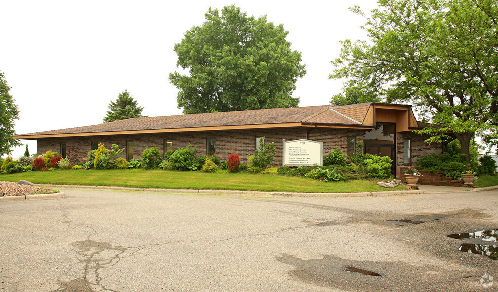 14051 Burnhaven Dr, Burnsville, MN for sale - Primary Photo - Image 1 of 1