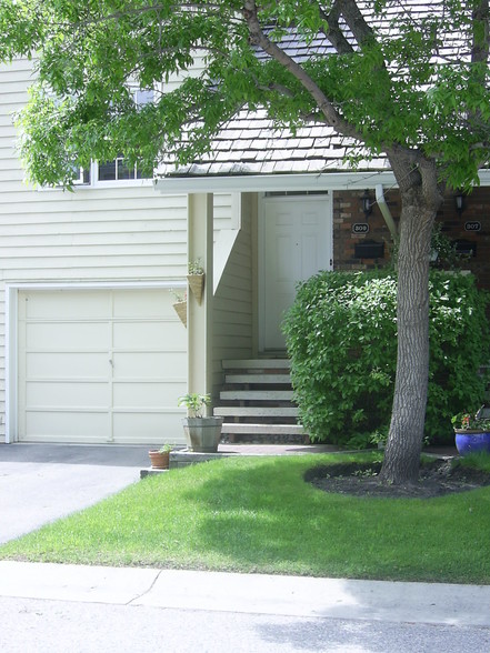 Point Mckay Gardens Northwest Calgary portfolio of 4 properties for sale on LoopNet.co.uk - Other - Image 3 of 14