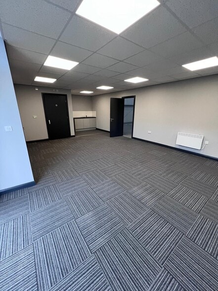 Hardwick Rd, Runcorn to rent - Building Photo - Image 2 of 12