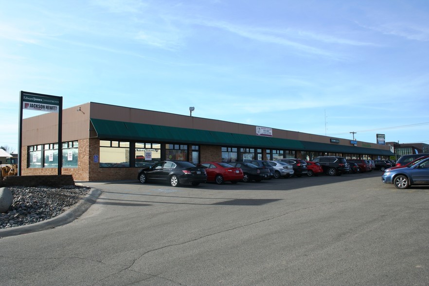 Retail in Worthington, MN for sale - Primary Photo - Image 1 of 1