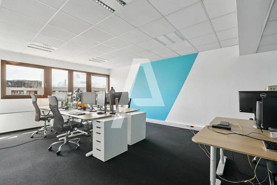 Office in Ivry-sur-Seine to rent Building Photo- Image 1 of 6