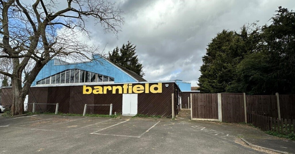 Parkfields Rd, Kingston Upon Thames for sale Building Photo- Image 1 of 1