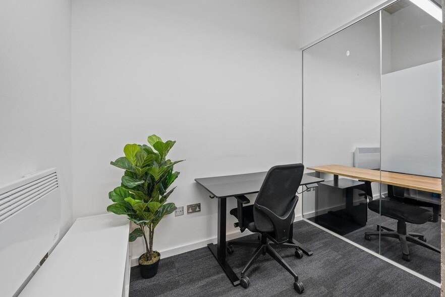 143 Mare St, London to rent - Building Photo - Image 2 of 41