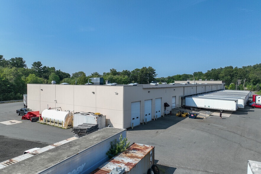 10 Kimball Ln, Lynnfield, MA to rent - Building Photo - Image 3 of 4