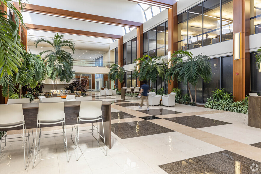 951 Yamato Rd, Boca Raton, FL for rent - Lobby - Image 2 of 3