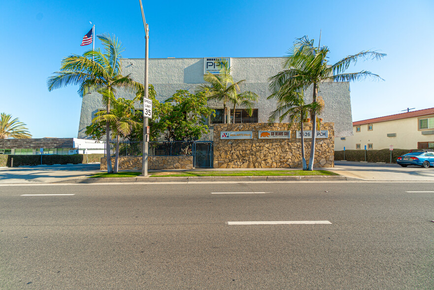 3626 E Pacific Coast Hwy, Long Beach, CA for rent - Building Photo - Image 2 of 9