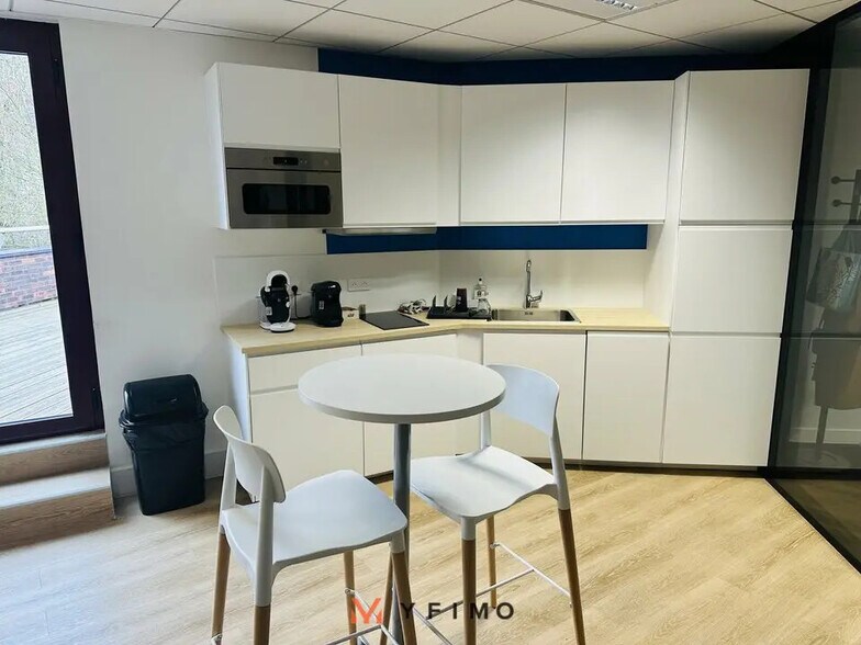 Office in Saint-Germain-en-Laye to rent - Building Photo - Image 3 of 6