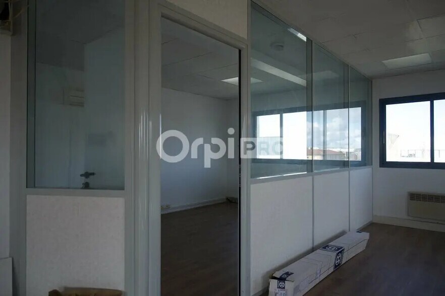 Office in Chassieu to rent - Interior Photo - Image 3 of 16