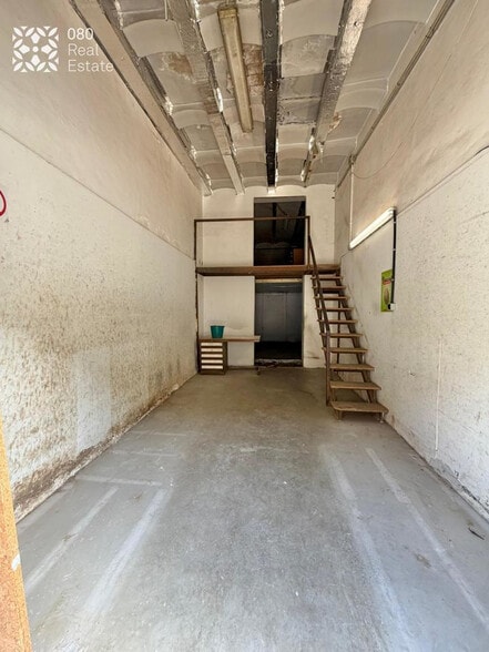 Retail in Barcelona, Barcelona to rent - Interior Photo - Image 2 of 2