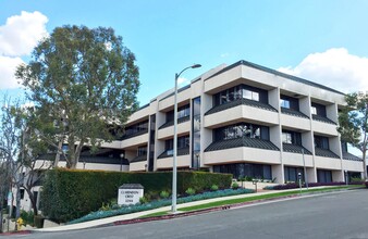 22144 Clarendon St, Woodland Hills, CA for rent Building Photo- Image 1 of 11