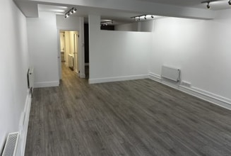 4 Cleave Av, Bromley to rent Interior Photo- Image 2 of 5