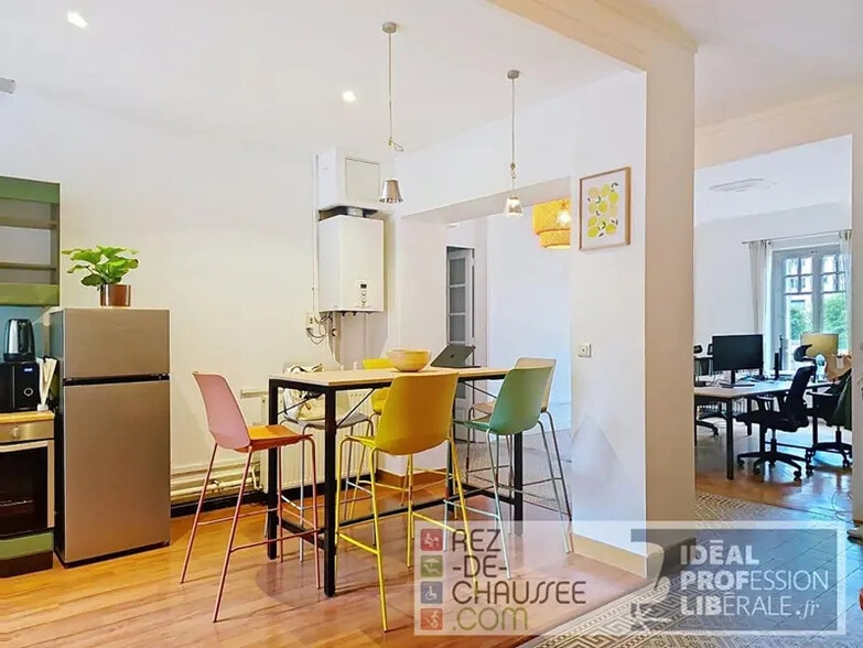 Office in Lyon for sale - Interior Photo - Image 2 of 8