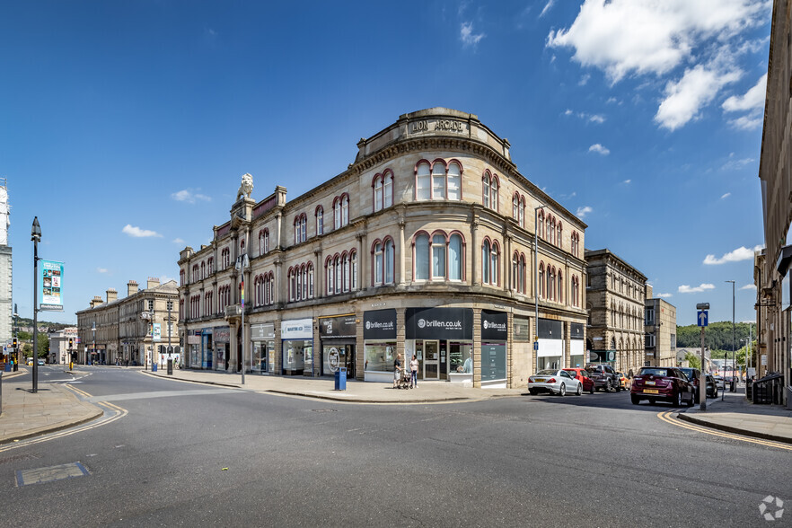 John William St, Huddersfield for rent - Building Photo - Image 2 of 3