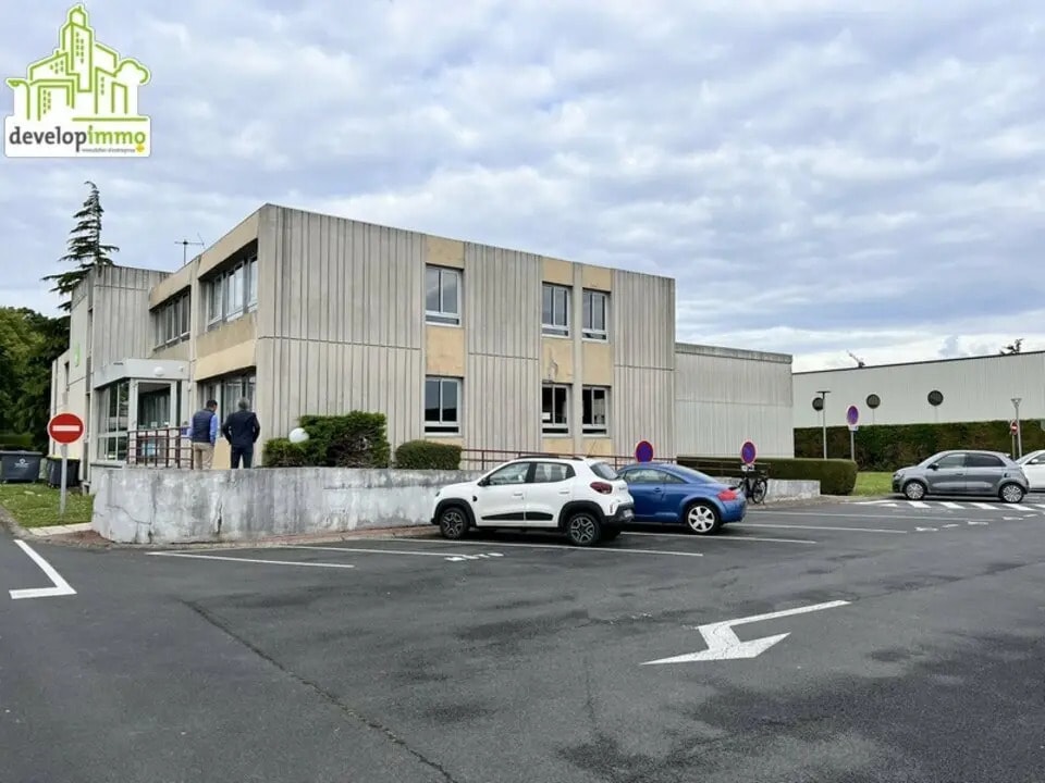 Vente Bureaux 1 360 m² - Photo 1