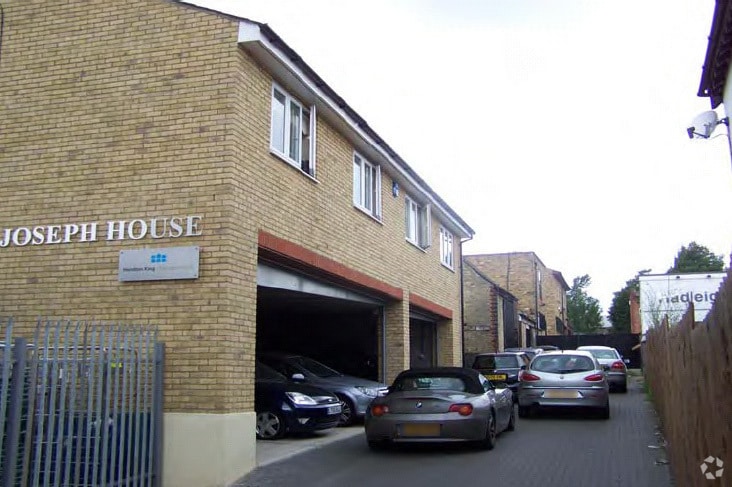 2C Florence Ave, Enfield to rent Primary Photo- Image 1 of 4