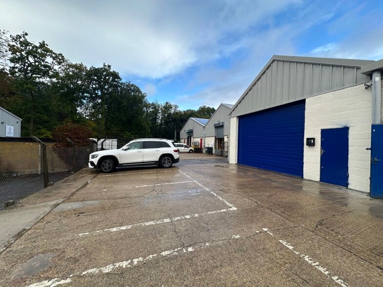 Uddens Trading Estate, Wimborne to rent - Building Photo - Image 3 of 4