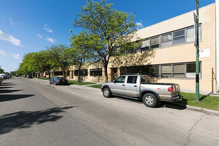 4422-4432 N Ravenswood Ave, Chicago, IL for rent - Building Photo - Image 2 of 8